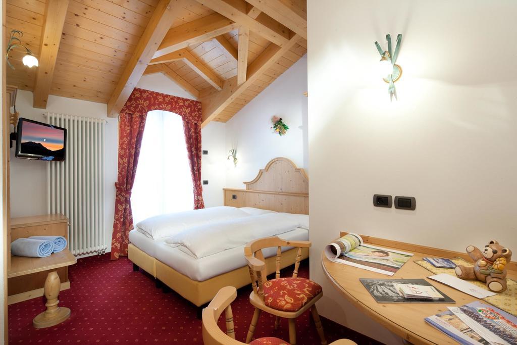 Hotel Garni Laura Arabba Quarto foto
