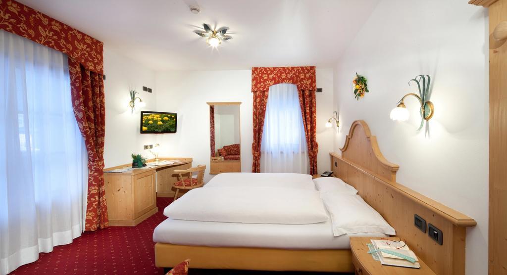 Hotel Garni Laura Arabba Quarto foto