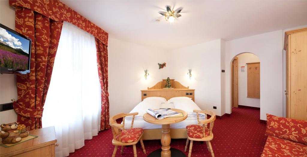 Hotel Garni Laura Arabba Quarto foto
